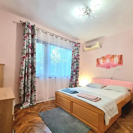 Nicky's - With Private Parking In Center Appartement *