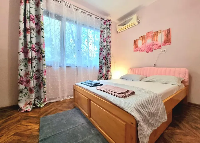 Nicky's - With Private Parking In Center Daire Burgaz