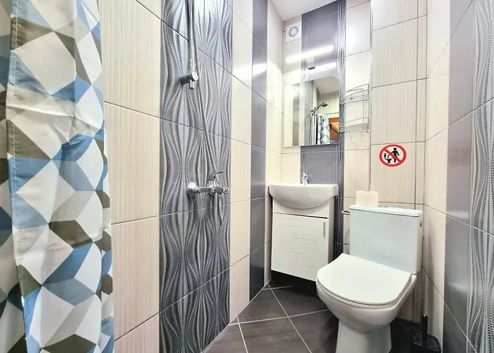 Nicky's - With Private Parking In Center Daire *