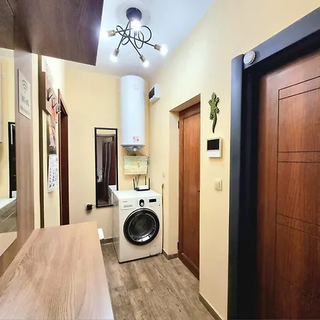 Nicky's - With Private Parking In Center Apartment Burgas