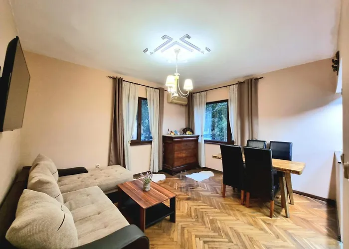 Nicky's - With Private Parking In Center Apartamento