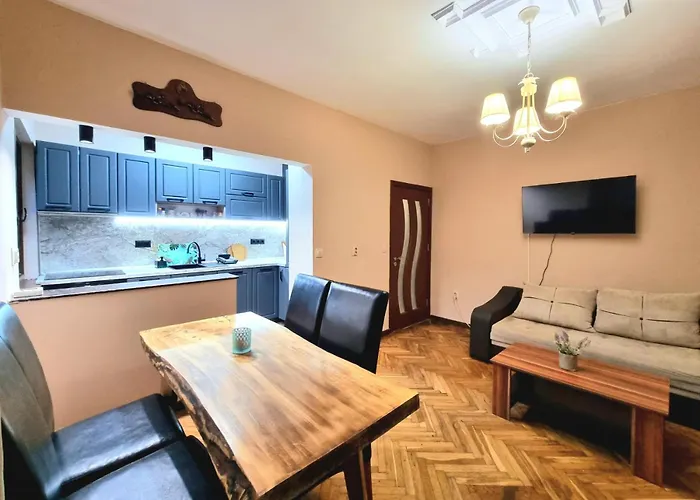 Nicky's - With Private Parking In Center Apartamento *